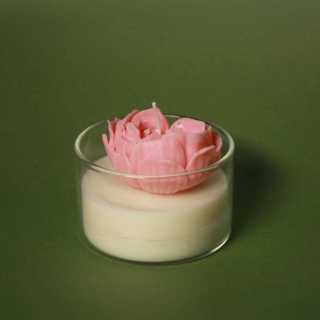 BYLOCAL Jarní květina – dekorativní svíčka ve skle