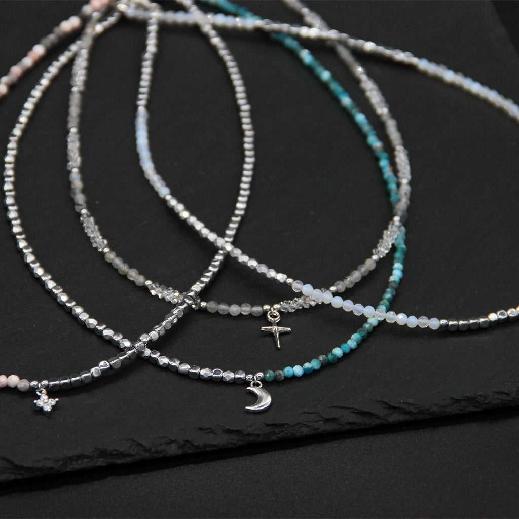 SIELI Náhrdelník s apatitem, hematitem a přívěskem měsíce