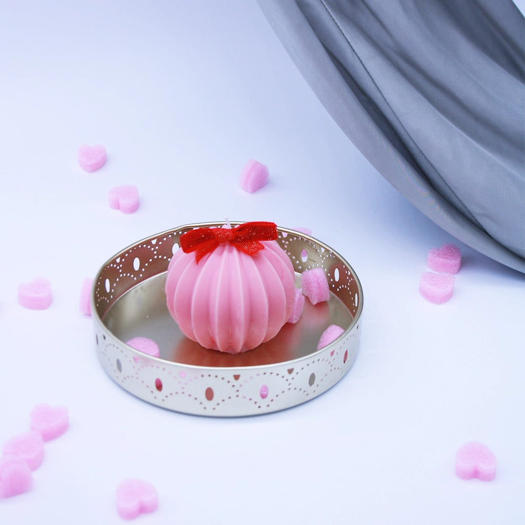 BYLOCAL Růžová koule - dekorativní sojová svíčka v dárkovém balení