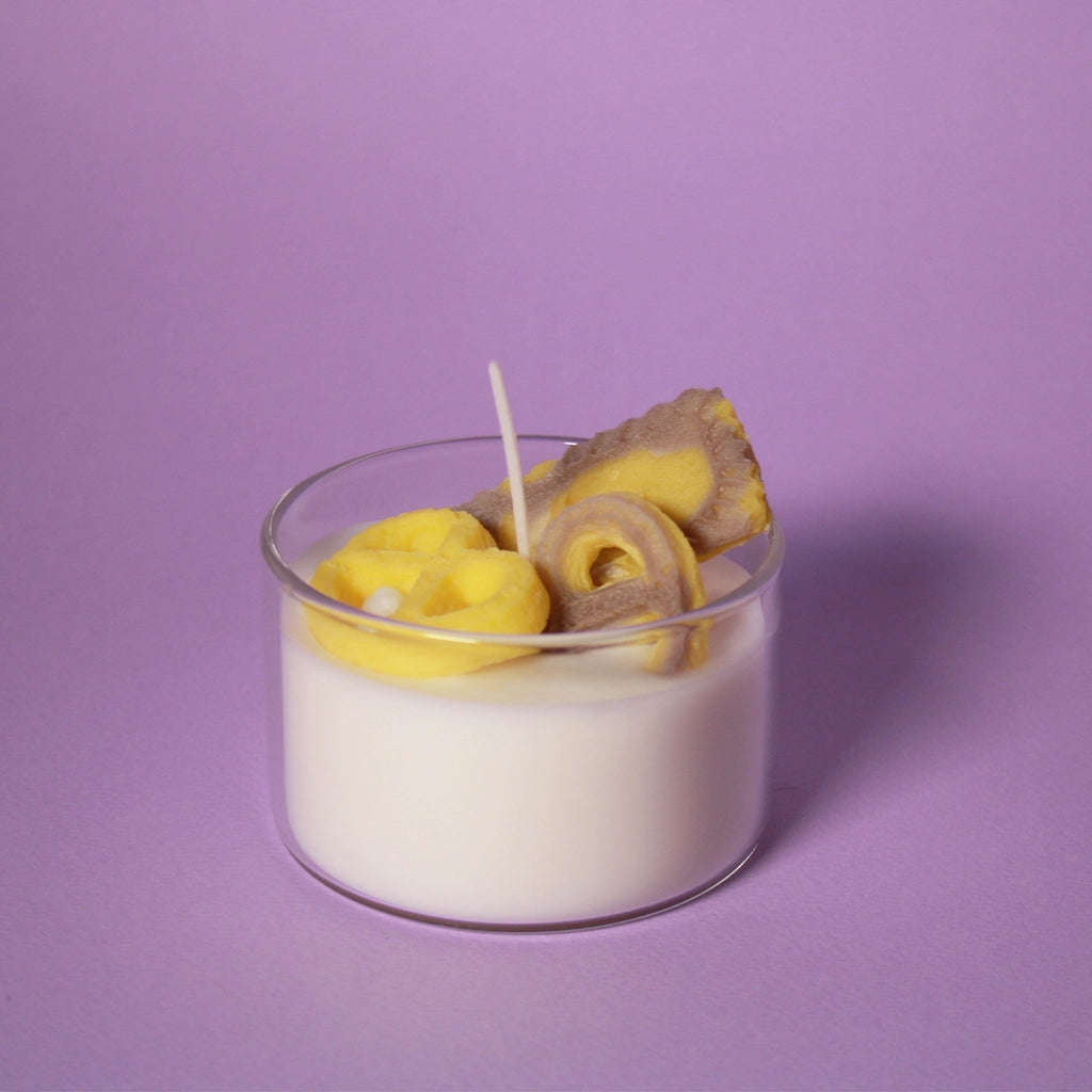 BYLOCAL Yogurt se sušenkami – dekorativní svíčka ve skle